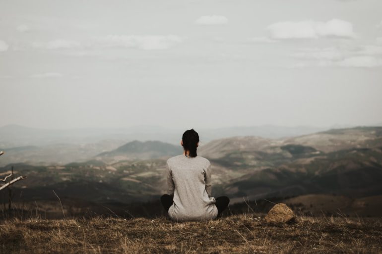 Photo Meditating person